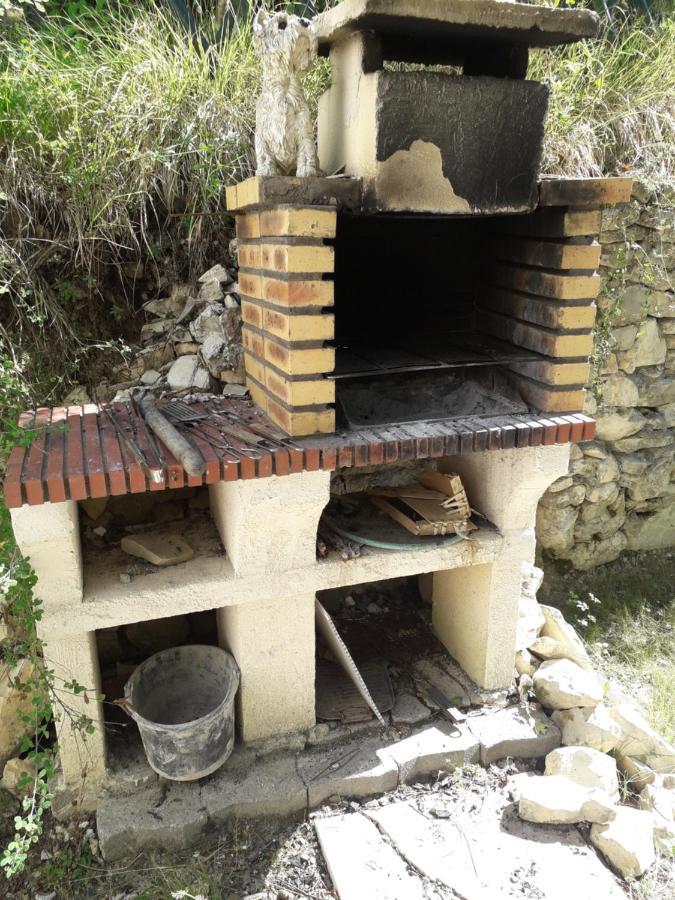 Chalet Type Studio De Charme Avec Jacuzzi Vendégház Touet-de-l'Escarene Kültér fotó